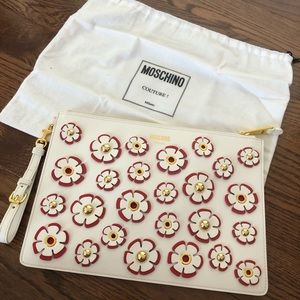 *RARE* Moschino oversized white flower clutch